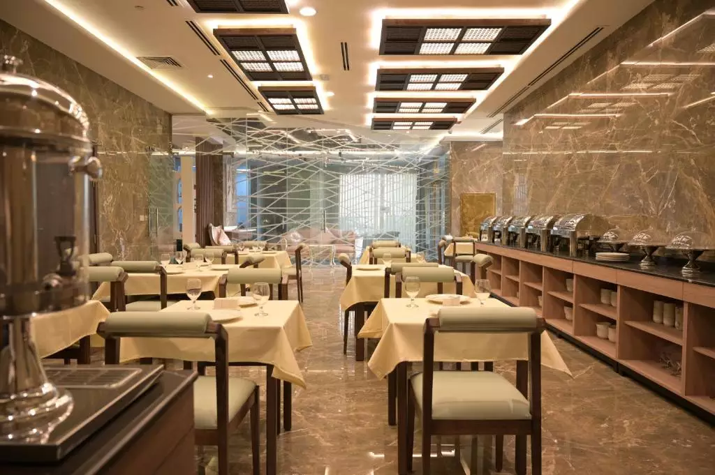Garden City Hotel